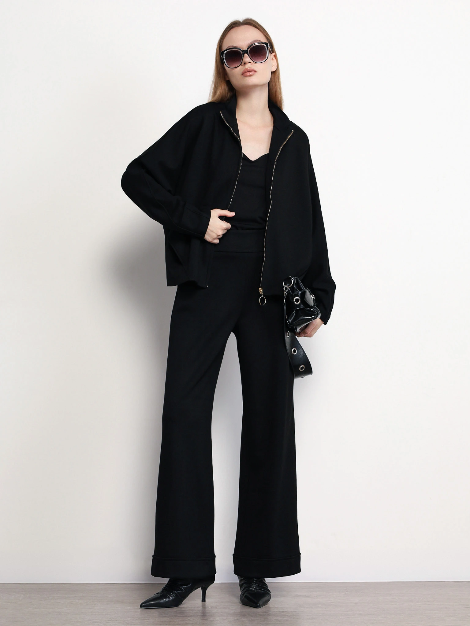 Куртка трикотажная черного цвета